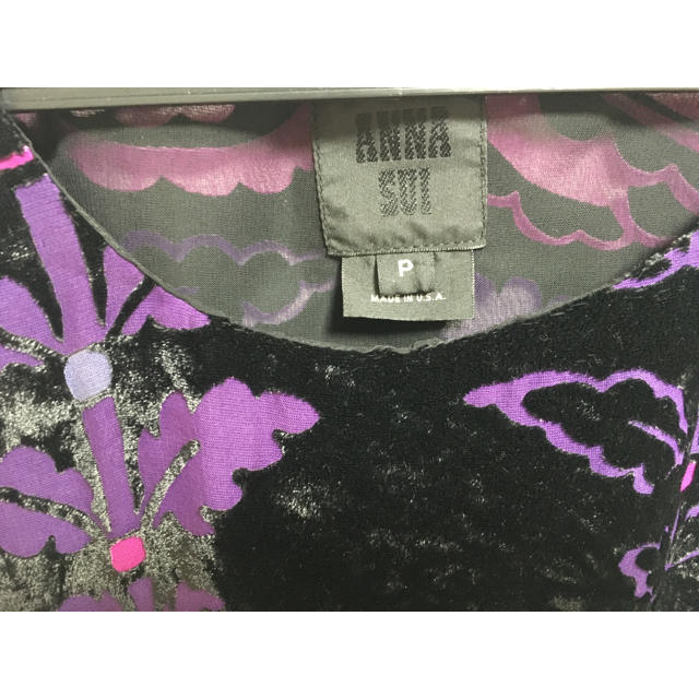 ANNA SUI(アナスイ)のANNA SUI アナスイ 半袖トップス レディース 花柄 チュニック 黒 紫 レディースのトップス(Tシャツ(半袖/袖なし))の商品写真