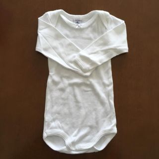 プチバトー(PETIT BATEAU)のプチバトー 長袖ロンパース 12M 針抜きドット(ロンパース)