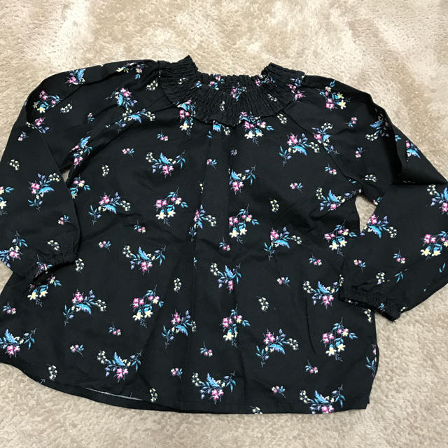 futafuta(フタフタ)の110花柄長袖シャツ女の子futafutaバースデー H&M GAP zara キッズ/ベビー/マタニティのキッズ服女の子用(90cm~)(ブラウス)の商品写真