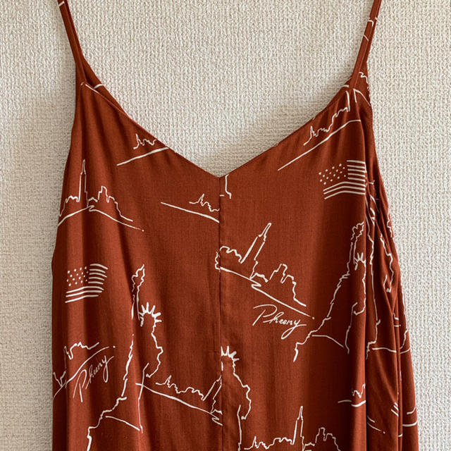 PHEENY(フィーニー)の専用 PHEENY NYC PRINTED CAMISOLE DRESS レディースのワンピース(ロングワンピース/マキシワンピース)の商品写真