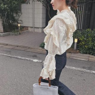 moussy - 今季新作♡MOUSSY LACE RUFFLE ブラウス♡レースフリル ...