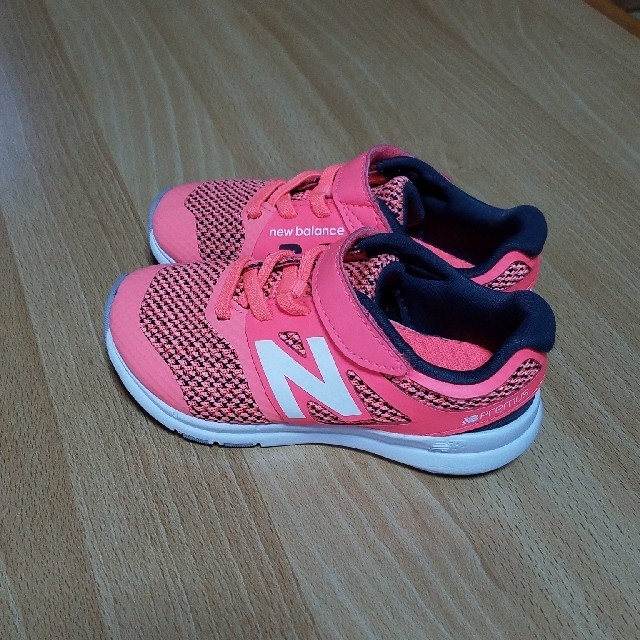 New Balance(ニューバランス)のNew Balance 16cm キッズ/ベビー/マタニティのキッズ靴/シューズ(15cm~)(スニーカー)の商品写真