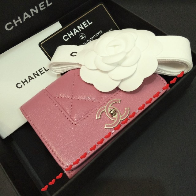 CHANEL(シャネル)の即完売品新品未使用シャネルマドモアゼル３つ折りナノウォレットピンク レディースのファッション小物(財布)の商品写真