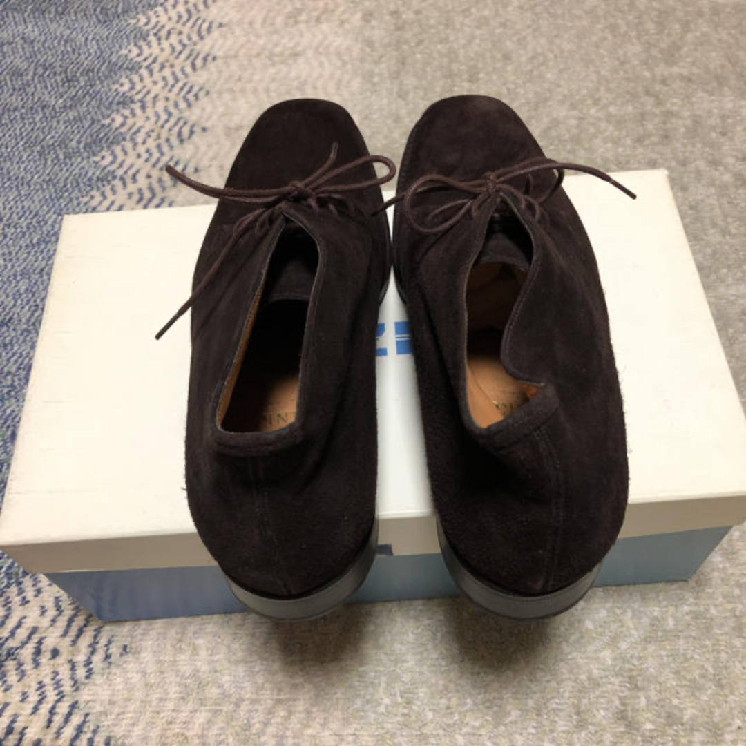 YANKO(ヤンコ)の未使用 ヤンコ  スェードチャッカーブーツ  25.5 メンズの靴/シューズ(ブーツ)の商品写真