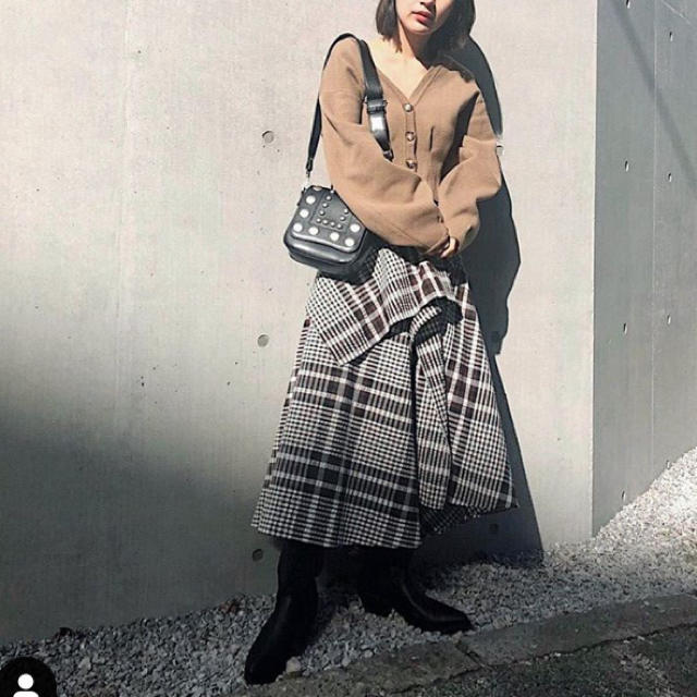 moussy(マウジー)の今季新作♡MOUSSY V NECK SHORT カーディガン♡新品タグ付き レディースのトップス(カーディガン)の商品写真