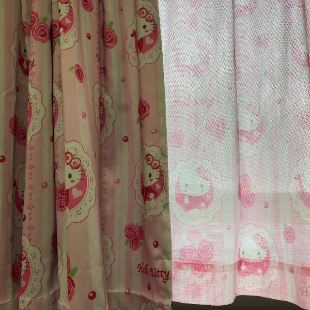 ハローキティ(ハローキティ)のキティちゃんのカーテン インテリア/住まい/日用品のカーテン/ブラインド(カーテン)の商品写真