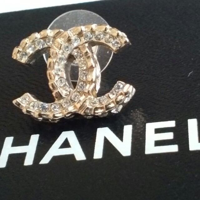 CHANEL(シャネル)の専用　シャネル　ピアス　極美品 レディースのアクセサリー(ピアス)の商品写真