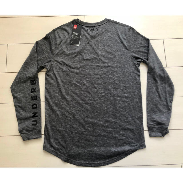 UNDER ARMOUR(アンダーアーマー)のかばを様専用ページ☆GRAPHIC TEロングスリーブ【SM】 メンズのトップス(Tシャツ/カットソー(七分/長袖))の商品写真