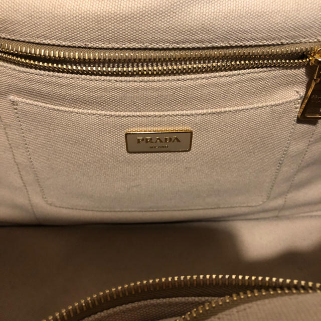 PRADA(プラダ)のPRADA プラダ カナパ トート バッグ M レディースのバッグ(ハンドバッグ)の商品写真