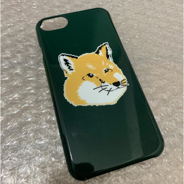 MAISON KITSUNE'(メゾンキツネ)のMAISON KITSUNE' iPhoneケース スマホ/家電/カメラのスマホアクセサリー(iPhoneケース)の商品写真