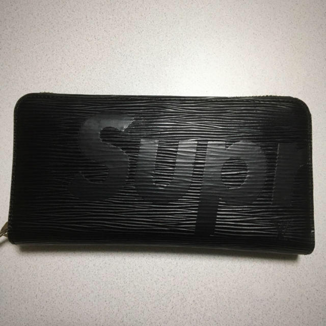 Supreme(シュプリーム)のsupreme財布 レディースのファッション小物(財布)の商品写真