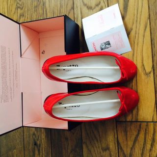 レペット(repetto)のレペット☆エナメル赤バレエシューズ(ハイヒール/パンプス)