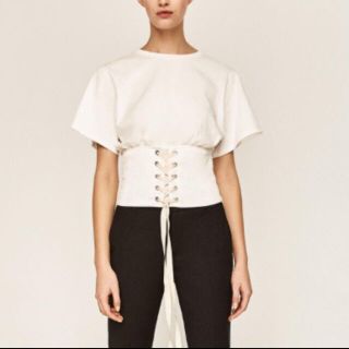 ザラ(ZARA)のZARA レースアップTシャツ Sサイズ(Tシャツ(半袖/袖なし))