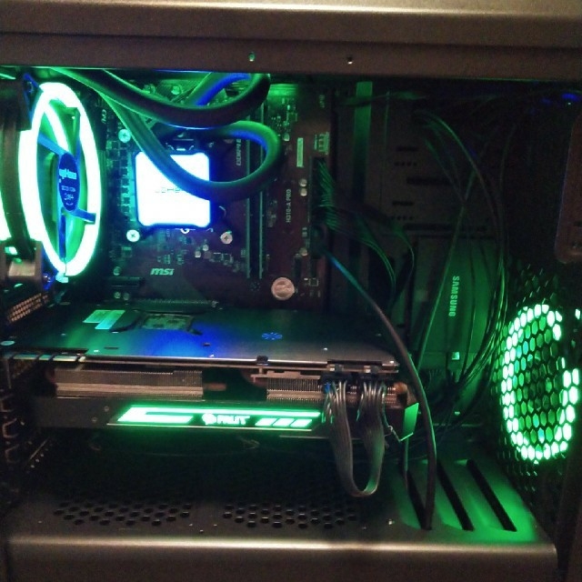 流行に 水冷ゲーミングPC i7 8700k GTX1080ti SSD 500GB デスクトップ