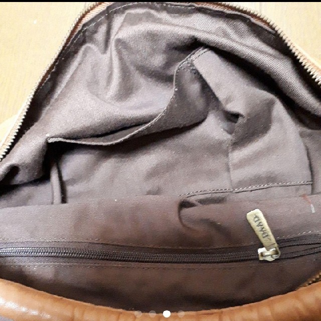 ショルダーバック　レザー　キャメル レディースのバッグ(ショルダーバッグ)の商品写真
