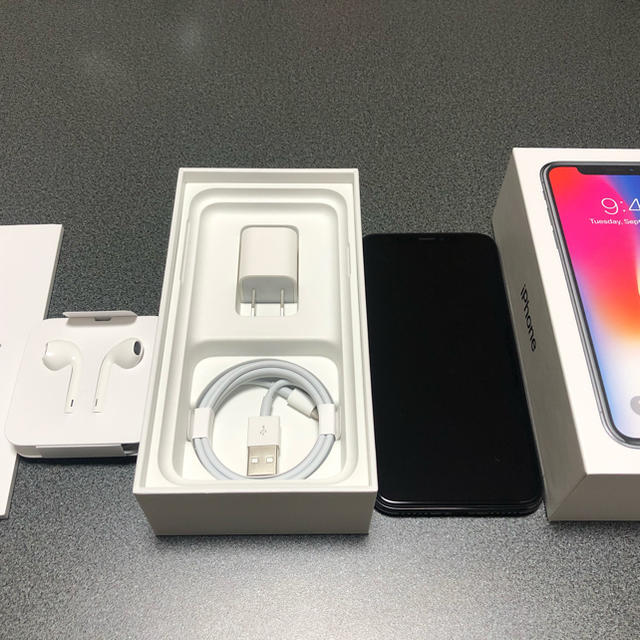 Apple - グエン iPhone X 256GB docomo