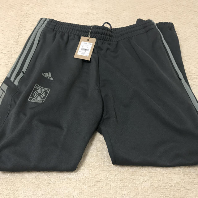 adidas(アディダス)のcalabasas Trac pants gray L メンズのパンツ(その他)の商品写真