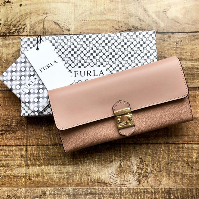 Furla - 新品 フルラ メトロポリス 長財布 ピンク ピンクベージュ 1点のみです の通販 by Pinky☆ shop｜フルラならラクマ