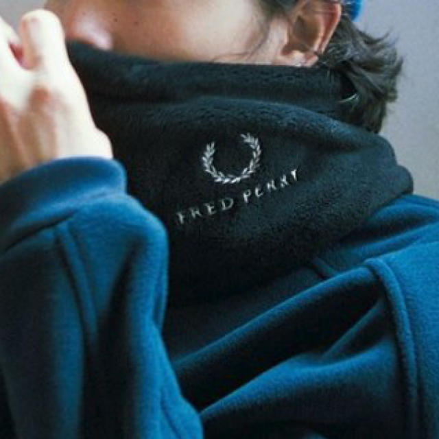 FRED PERRY(フレッドペリー)のフレッドペリー フリース ネックウォーマー 付録 メンズのファッション小物(ネックウォーマー)の商品写真