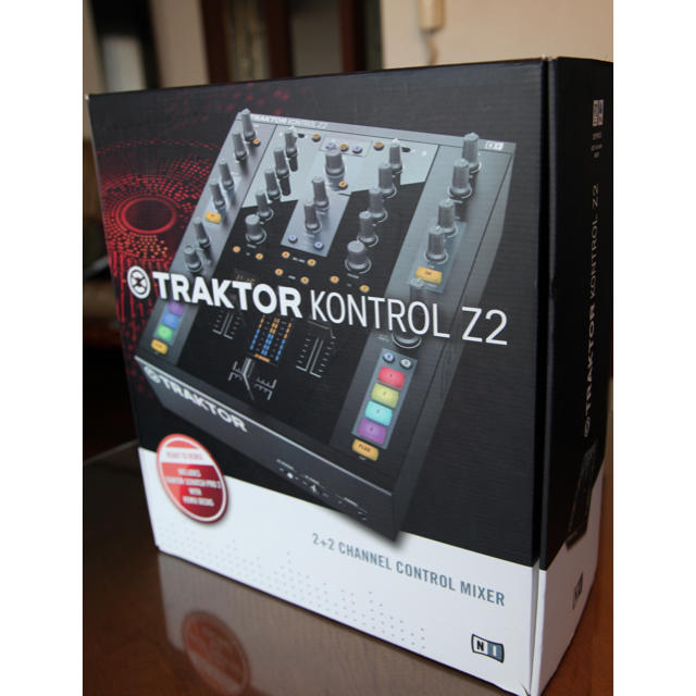 美品　TRAKTOR KONTROL Z2 楽器のDJ機器(DJコントローラー)の商品写真