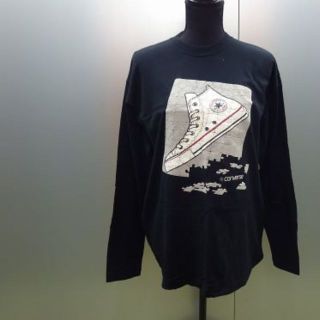 コンバース(CONVERSE)のメンズ★【converse】白スニーカーパズルデザイン長Tシャツ【美品】(Tシャツ/カットソー(七分/長袖))