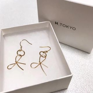 フラワー(flower)のまとめ買いで10%OFF‼️未使用‼️インスタ人気ブランド 揺れるリボンピアス(ピアス)