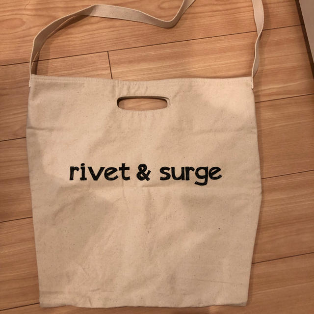 rivet & surge(リベットアンドサージ)のショルダーバッグ レディースのバッグ(ショルダーバッグ)の商品写真