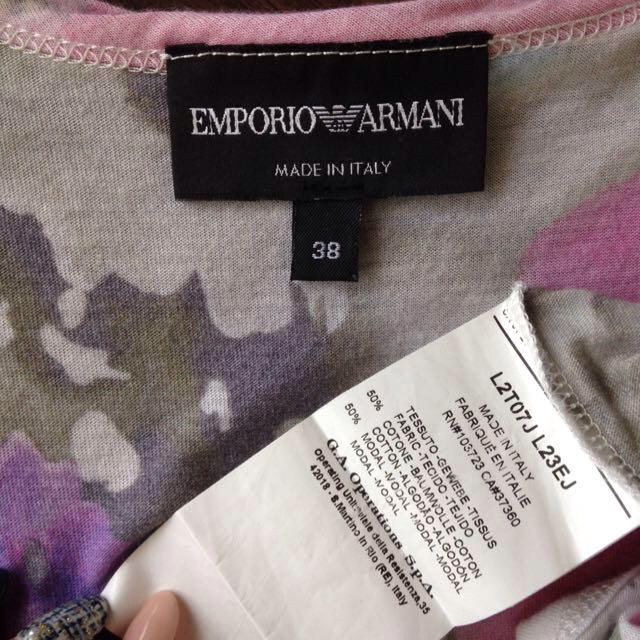 Emporio Armani(エンポリオアルマーニ)のエンポリオアルマーニ🌺花柄Ｔ レディースのトップス(Tシャツ(半袖/袖なし))の商品写真