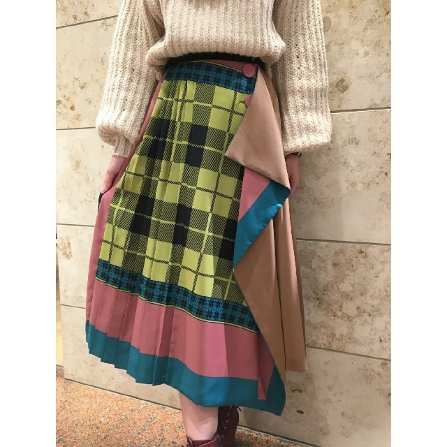 REDYAZEL(レディアゼル)の☆REDYAZEL☆スカーフ柄ラップスカート☆ レディースのスカート(ロングスカート)の商品写真