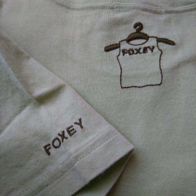 FOXEY(フォクシー)のFOXEY フォクシー　Tシャツ　グリーン レディースのトップス(Tシャツ(半袖/袖なし))の商品写真