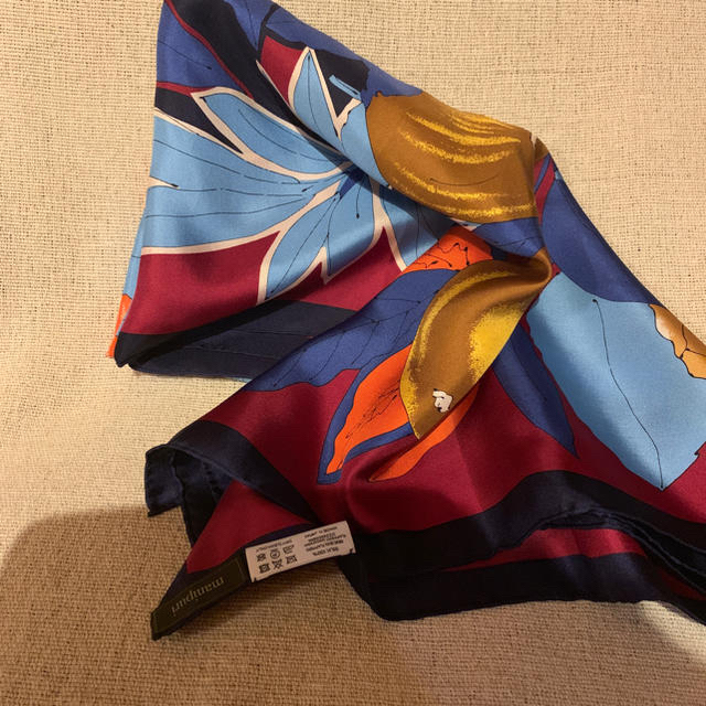 TOMORROWLAND(トゥモローランド)のマニプリ  スカーフ88×88 レディースのファッション小物(バンダナ/スカーフ)の商品写真
