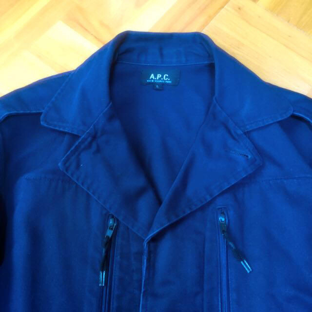 A.P.C(アーペーセー)のネイビー ジャケット レディースのジャケット/アウター(スプリングコート)の商品写真