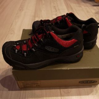 キーン(KEEN)のKEEN DELAVEAGA 25㎝(スニーカー)