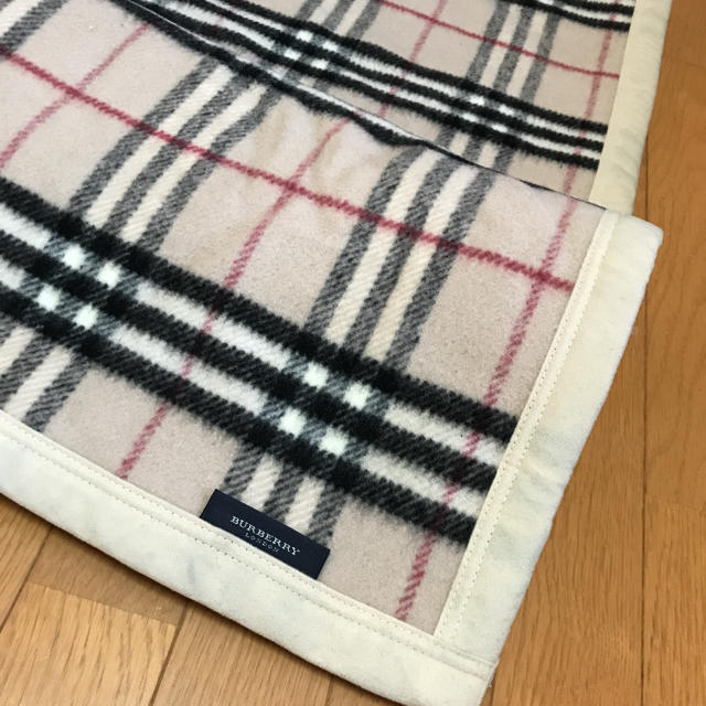 BURBERRY(バーバリー)のバーバリー  wool100% 毛布 未使用品 インテリア/住まい/日用品の寝具(毛布)の商品写真