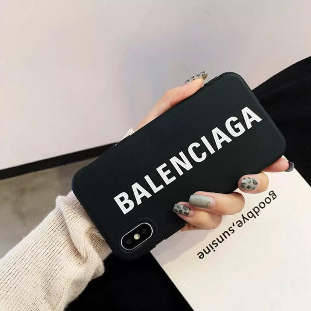 アイフォンケース ディズニー 、 Balenciaga - 【即日発送】BALENCIAGA ロゴ iPhoneケースの通販 by ✩⡱ rem suimin｜バレンシアガならラクマ