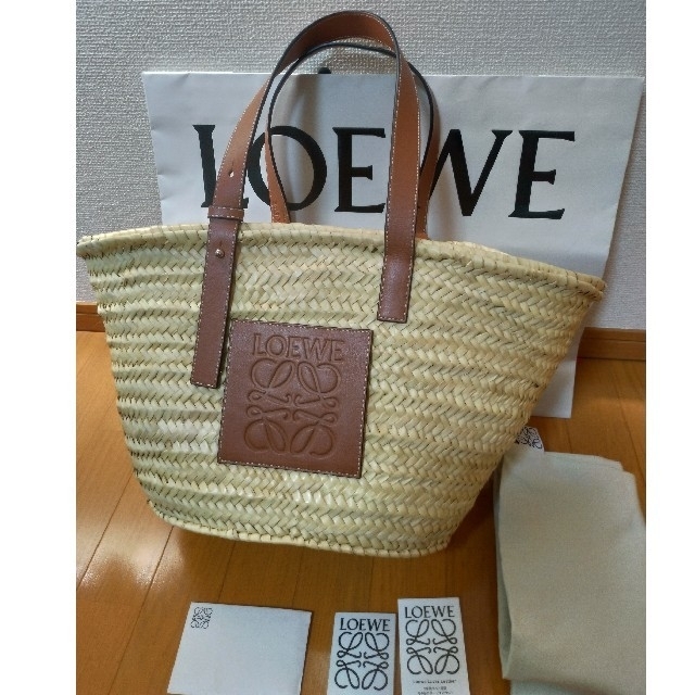 LOEWE(ロエベ)の国内百貨店購入　LOEWE　かごバッグ　Mサイズ レディースのバッグ(かごバッグ/ストローバッグ)の商品写真