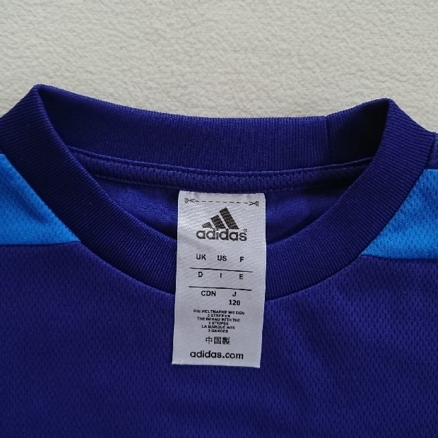 adidas(アディダス)のadidas プラクティスシャツ 120 キッズ/ベビー/マタニティのキッズ服男の子用(90cm~)(Tシャツ/カットソー)の商品写真