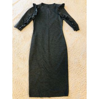 ザラ(ZARA)のZARA ストレッチワンピース フリル グレー(ひざ丈ワンピース)