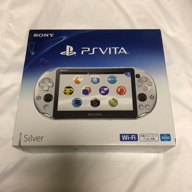 PlayStation Vita(プレイステーションヴィータ)のPlayStation®Vita PCH-2000シリーズ Wi-Fi シルバー エンタメ/ホビーのゲームソフト/ゲーム機本体(携帯用ゲーム機本体)の商品写真