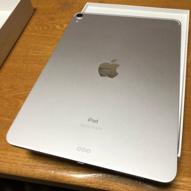 iPad(アイパッド)のiPad Pro 11インチ 64GB wifiモデル シルバー スマホ/家電/カメラのPC/タブレット(タブレット)の商品写真