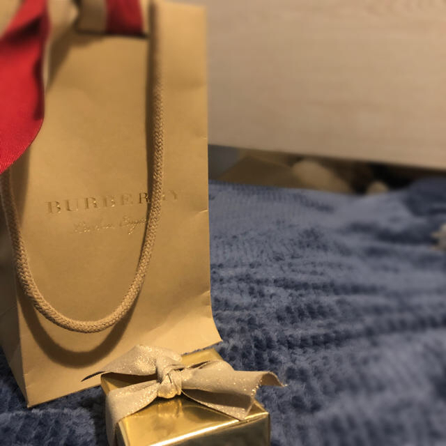 BURBERRY(バーバリー)のバーバリーのゴールドアイシャドウ コスメ/美容のベースメイク/化粧品(アイシャドウ)の商品写真