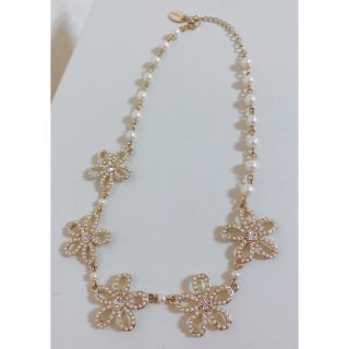 トッカ(TOCCA)のTOCCAトッカ♡フェイクパールとお花のネックレス♡アクセサリー(ネックレス)