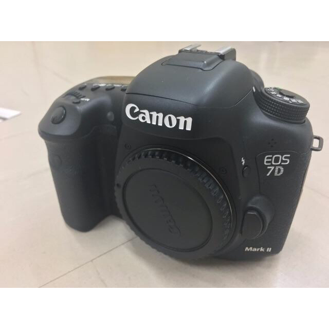 Canon(キヤノン)のCanon EOS 7D Mark2  スマホ/家電/カメラのカメラ(デジタル一眼)の商品写真