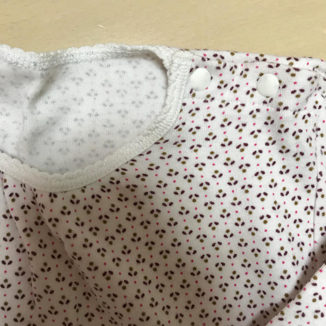 UNIQLO(ユニクロ)の子ども服  長袖Tシャツ キッズ/ベビー/マタニティのキッズ服女の子用(90cm~)(Tシャツ/カットソー)の商品写真