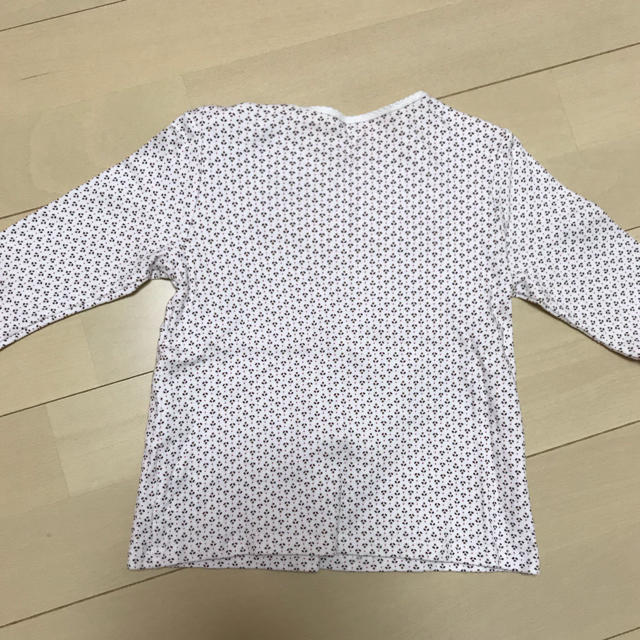 UNIQLO(ユニクロ)の子ども服  長袖Tシャツ キッズ/ベビー/マタニティのキッズ服女の子用(90cm~)(Tシャツ/カットソー)の商品写真