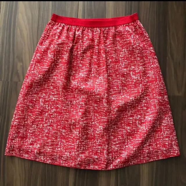 7-Idconcept(セブンアイディコンセプト)の美品◯７- IDconcept ツイード柄フレアスカート 赤 ３８ レディースのスカート(ひざ丈スカート)の商品写真