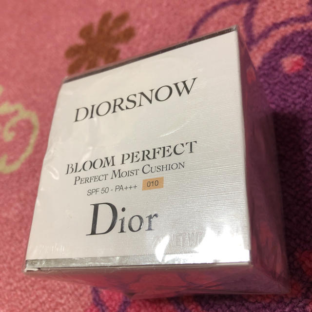 ファンデーションDIORSNOW BLOOM PERFECT 010 新品未開封