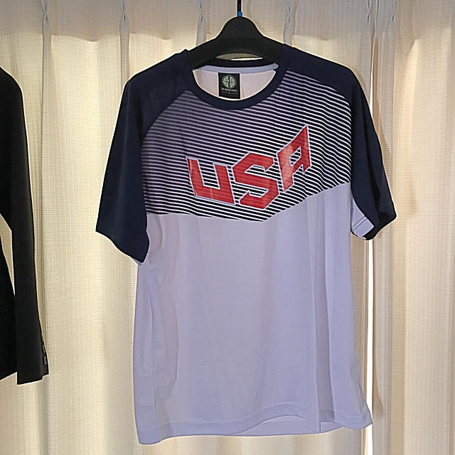 新品！バスケ アメリカ代表 チーム Tシャツ スポーツ/アウトドアのスポーツ/アウトドア その他(バスケットボール)の商品写真