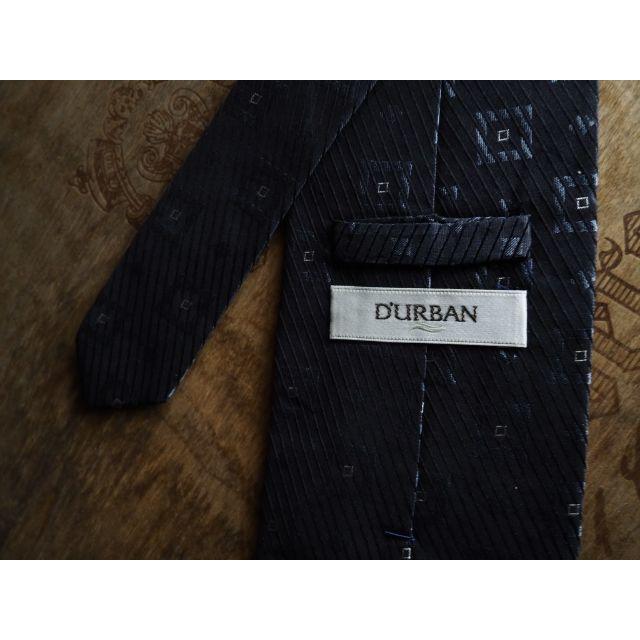 D’URBAN(ダーバン)の良品 ダーバン ネクタイ 濃紺系スクエア柄 シルク100％ メンズのファッション小物(ネクタイ)の商品写真
