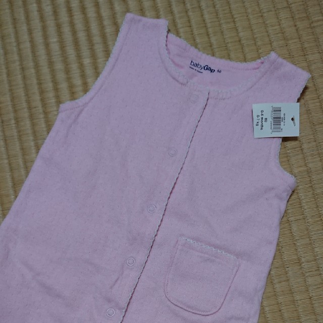 babyGAP(ベビーギャップ)の新品 babyGAP ノースリーブロンパース 60㎝ キッズ/ベビー/マタニティのベビー服(~85cm)(ロンパース)の商品写真